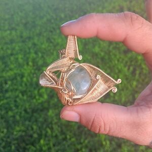 Elegant Gold Wire-Wrapped Necklace